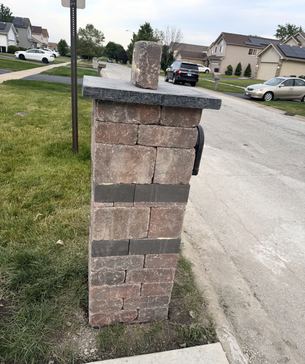 Capped Brick Mailbox Column